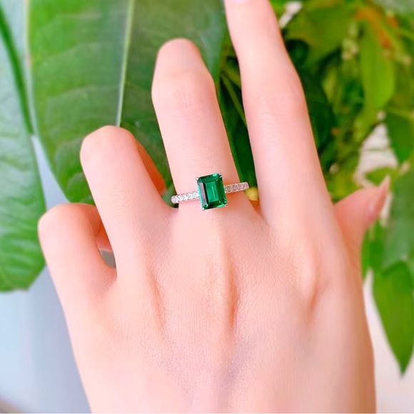 S925 Sterling Silver Radiant Cut Green Vintage Emerald Cubic Zirconia Ring - Picture 10 of 15